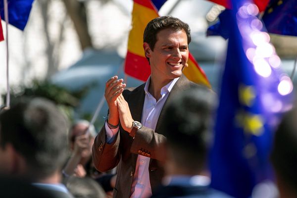 Telediario 1 - Ciudadanos, entre "fichajes" para el 28A y polémicas por sus primarias