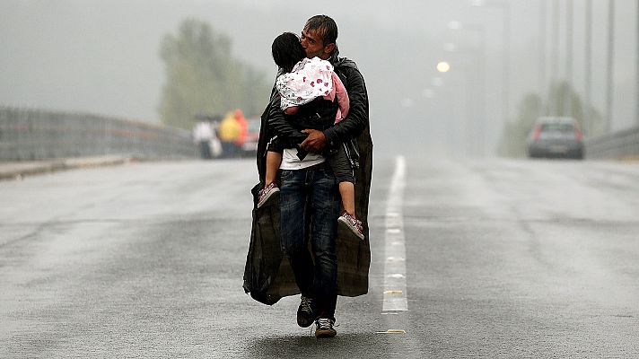 Telediario 1 - Más de 15.000 refugiados viven hacinados en Grecia