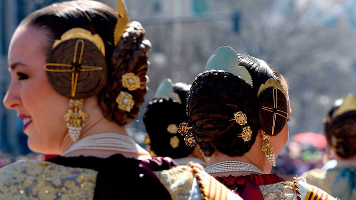 Telediario 1 - El gasto que supone ser fallera mayor