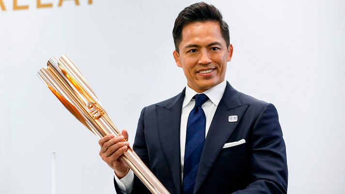 Telediario 1 - Tokio 2020 diseña una antorcha basada en la flor de cerezo