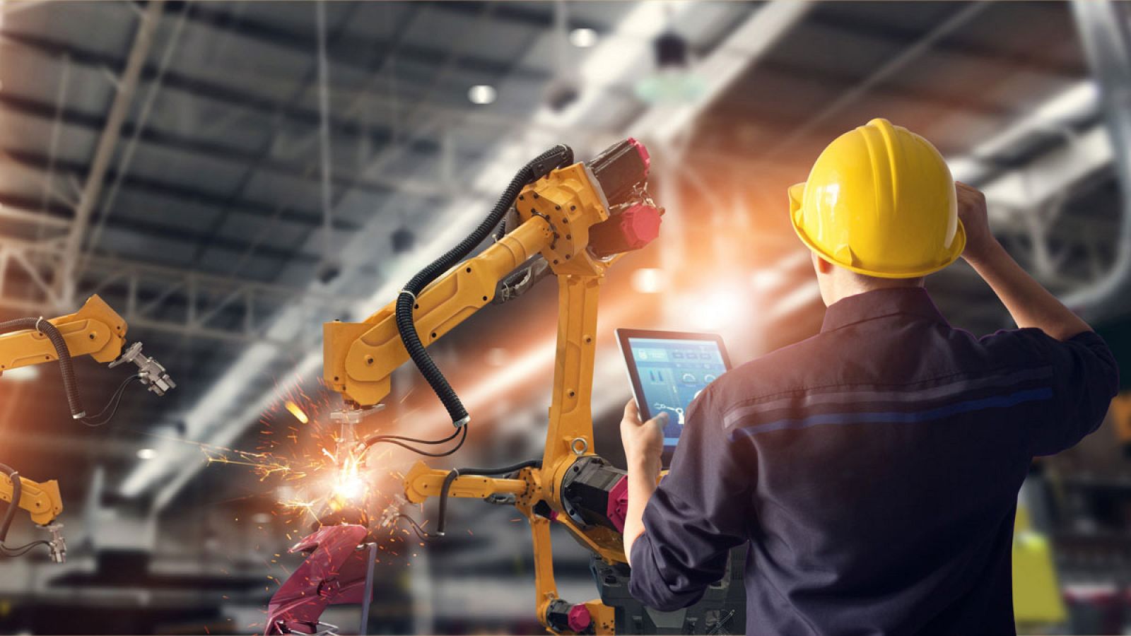 Cuatro de cada diez trabajadores no cobra por las horas extra | Ver