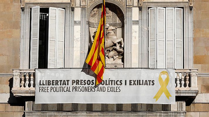 Telediario 1 - Torra acatará la recomendación del Defensor del Pueblo catalán pero no da la orden de retirar los lazos