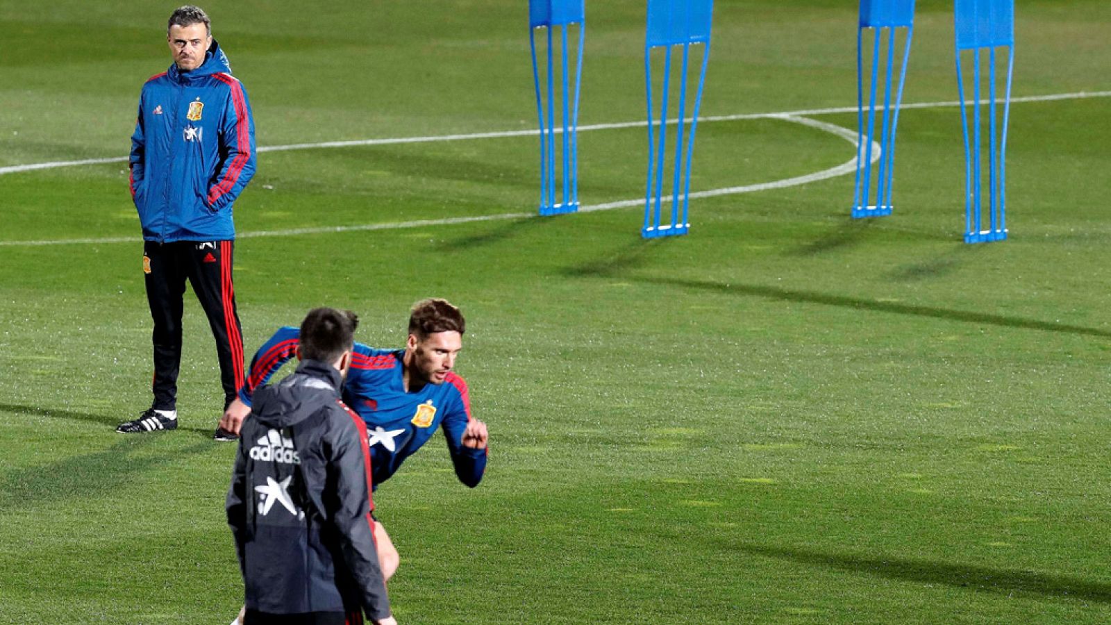 Luis Enrique conjuga experiencia y novedad | Ver