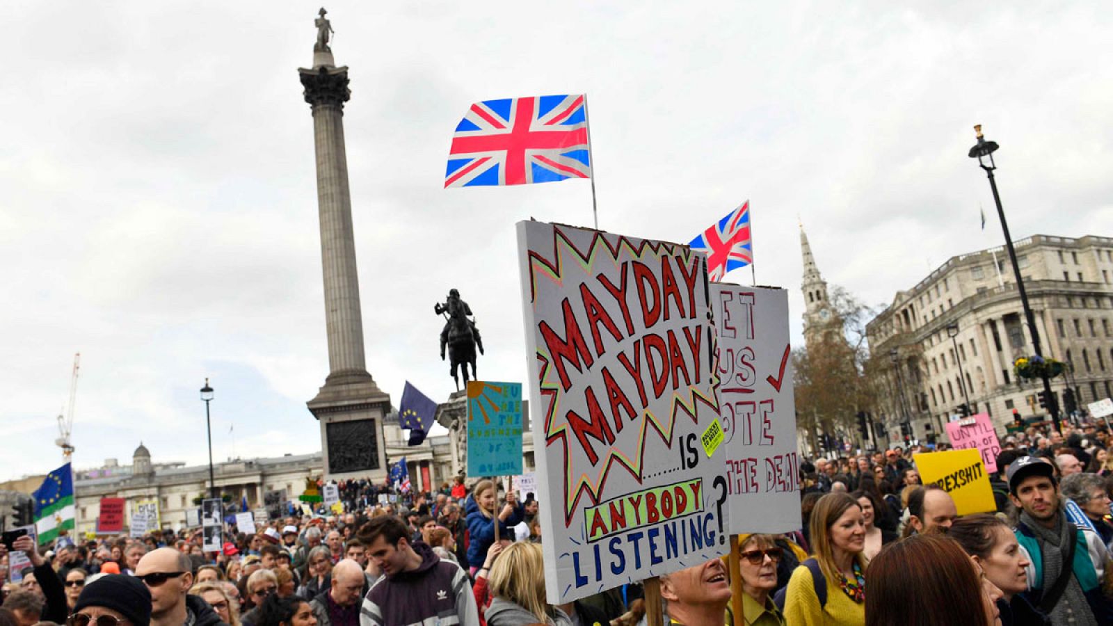 Cientos de miles de personas se manifiestan en Londres para pedir un segundo referéndum del "Brexit"