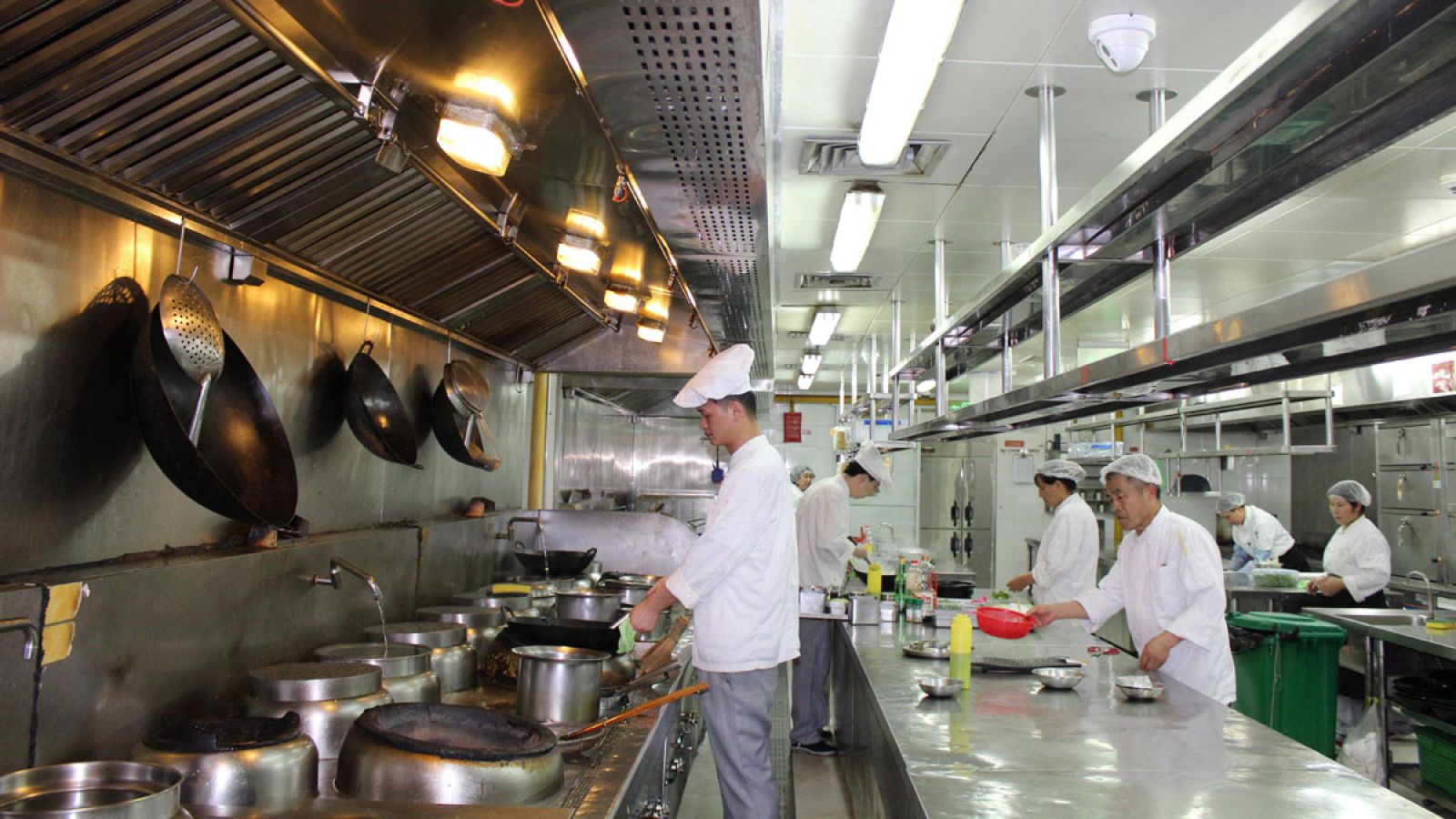 Nuevas aplicaciones permiten aprovechar los alimentos y evitar que acaben en la basura