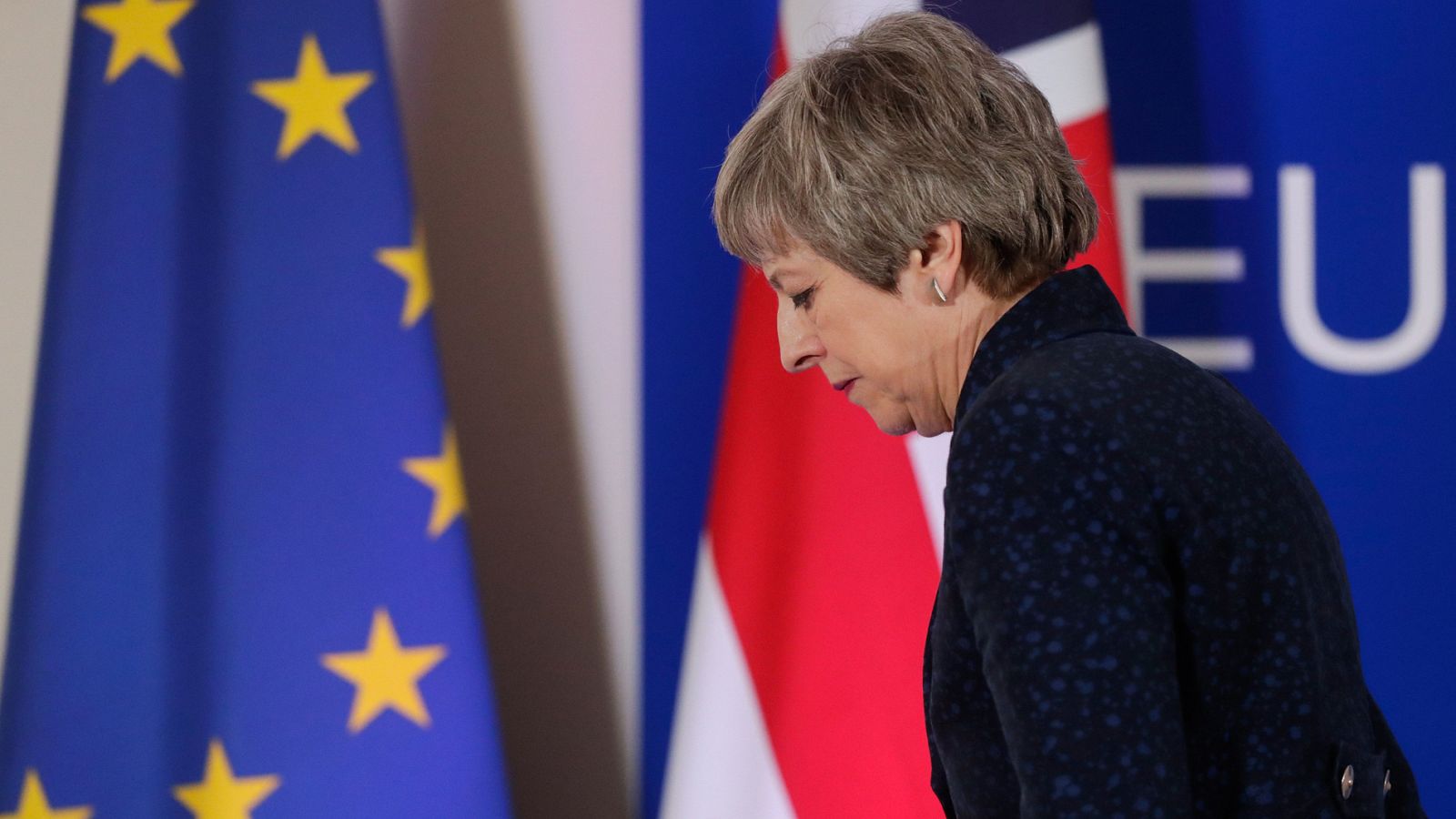 May se reúne con su gabinete para trazar la estrategia del 'Brexit' - Ver ahora