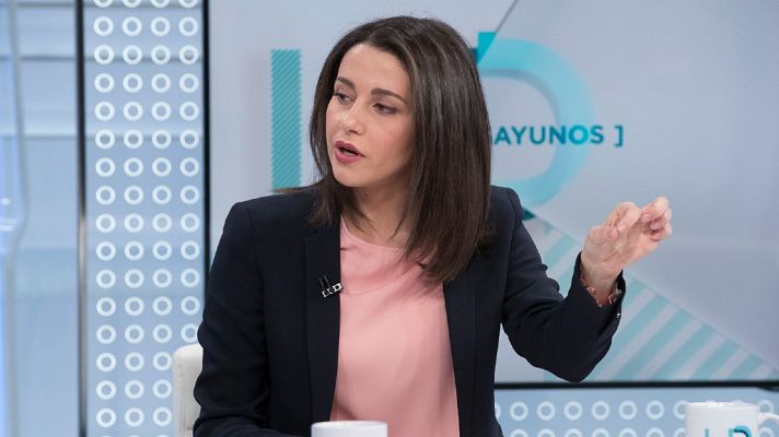Los desayunos - Arrimadas sobre pactos con los socialistas tras el 28-A: "Con este PSOE, ni a la vuelta de la esquina"