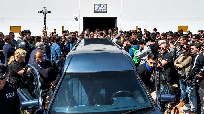 Telediario 1 - Despiden al grito de "campeón, campeón" al piloto fallecido en Jerez Marcos Garrido