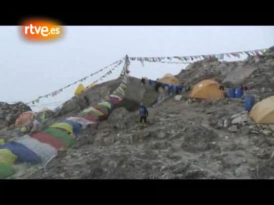 Al filo de lo imposible - Llegada de Edurne al Campo Base