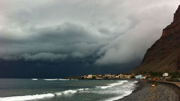 El tiempo - Viento fuerte en Estrecho y Alborán, y precipitaciones en Canarias