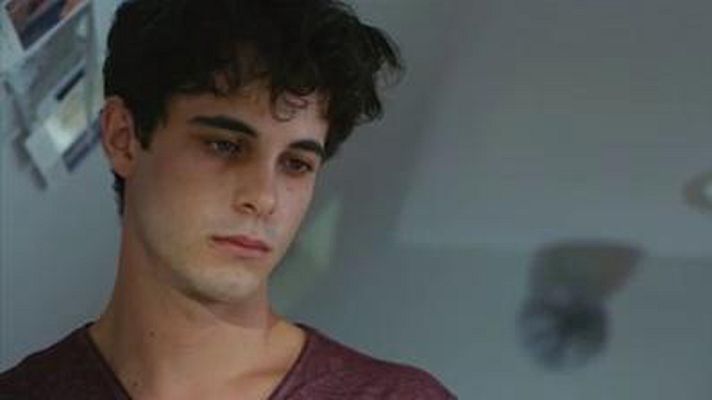 La caza - Quim entra en la habitación de Lucía