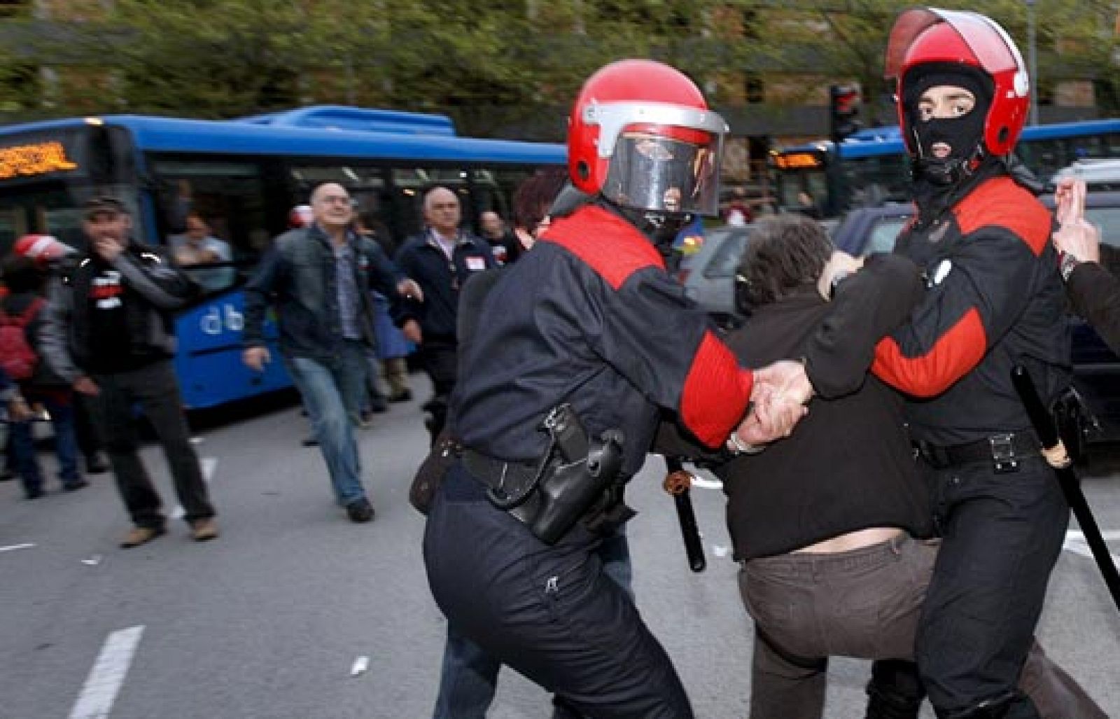 Incidentes aislados en la huelga en el País Vasco | Ver