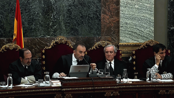 Telediario 1 - El referéndum pretendía "poner al Estado en una situación de conflicto", según el responsable de la investigación