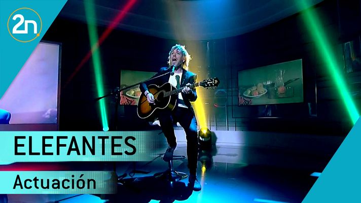 La 2 Noticias - Elefantes interpreta 'Cada vez'