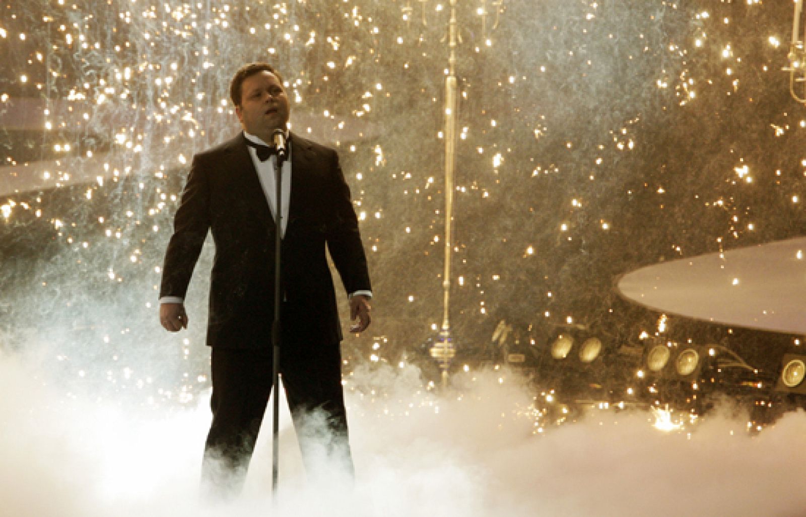 Paul Potts, de vendedor a todo un fenómeno musical | Ver