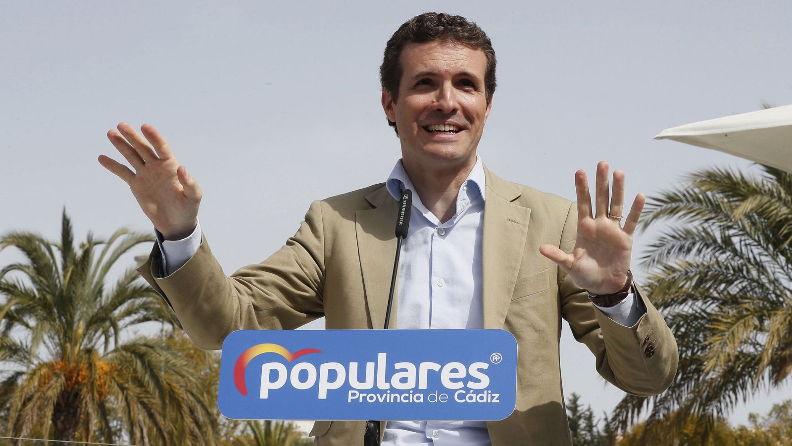 Casado ofrece a Rivera ser su ministro de Exteriores y Ciudadanos critica la "chulería" de la propuesta