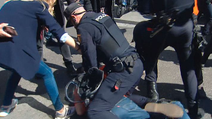 Informativo 24h - Un detenido en la protesta de los trabajadores de Alcoa frente al Congreso