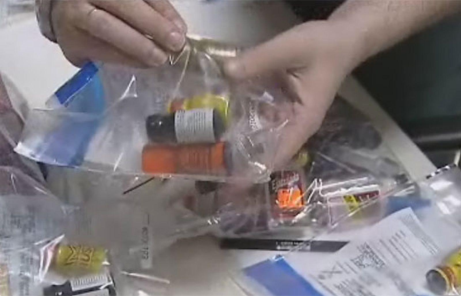 Reporteros del telediario - En lo que va de año la Guardia Civil ha hecho dos importantes operaciones contra la venta y distribución de poppers - Reporteros del Telediario | Ver