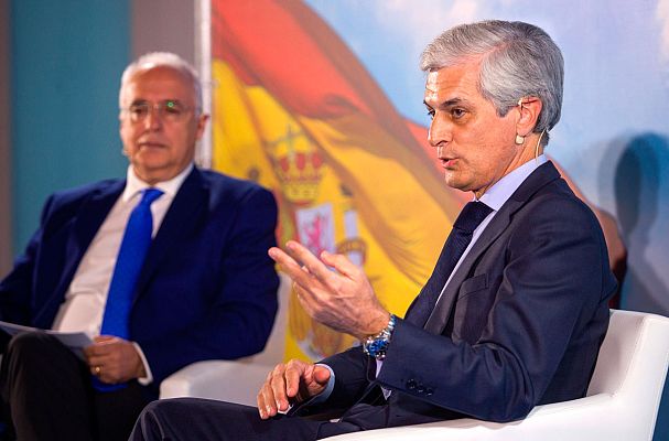 Telediario 1 - Suárez Illana se disculpa por su comparación con los neandertales, pero mantiene su postura sobre el aborto