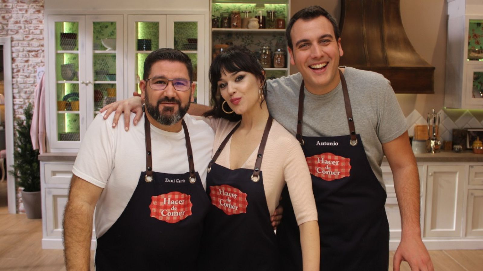 Hacer de comer - Pescado al papillote con verduras y soufflé - ver ahora