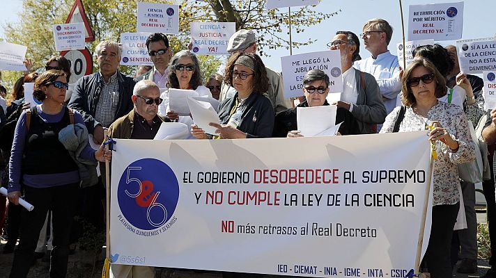 Telediario 1 - Los científicos piden equiparación salarial y fondos para seguir investigando