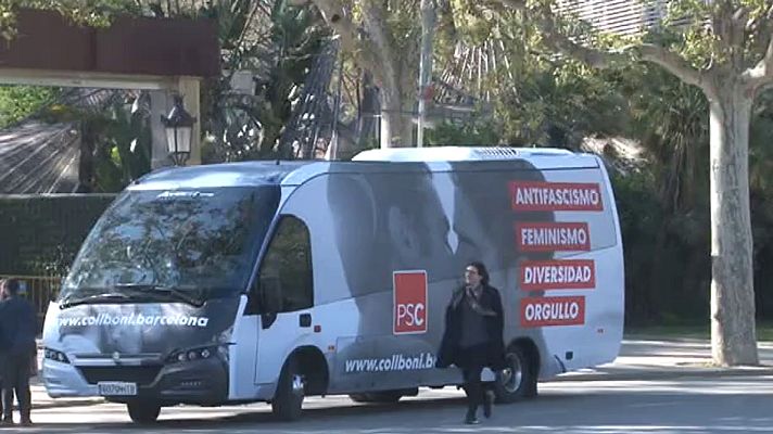  - El PSC está haciendo circular por Barcelona un 'autobús del amor' como rechazo a Vox