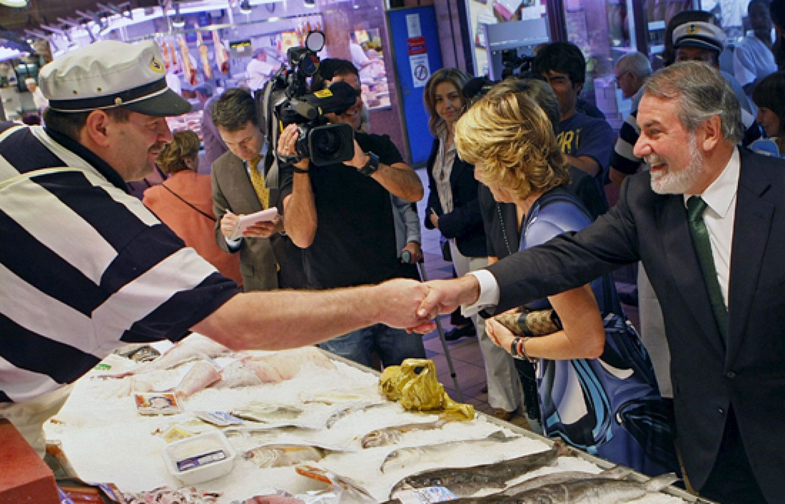 El PP se presenta en estas elecciones como el eje del cambio | Ver