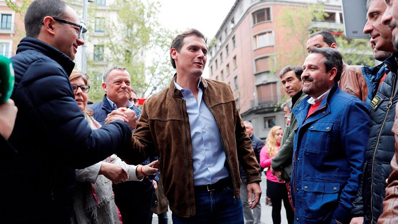 Los políticos muestran su apotyo al mundo rural en la manifestación de la 'España vaciada'