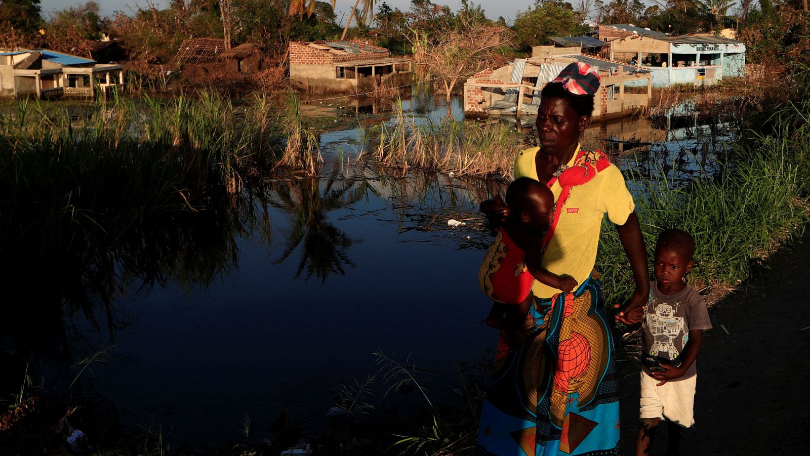 El hambre acecha en Mozambique a los miles de damnificados por el ciclón 'Idai'