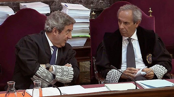 Informativo 24h - El responsable de Información de la Policía en Cataluña asegura que en los colegios estaba todo "perfectamente organizado"