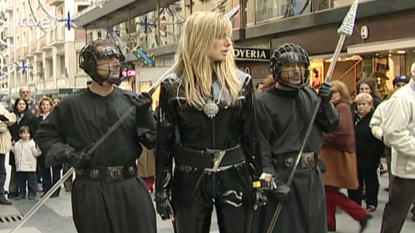 ¡Ala... Dina! - Dina Wars - Ala... Dina! | Ver