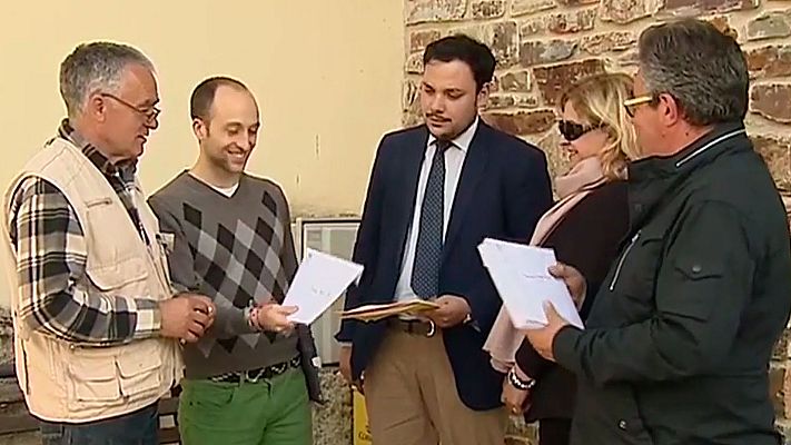 Telediario 1 - Repetir en la mesa electoral: algo habitual en pueblos de menos de 100 habitantes