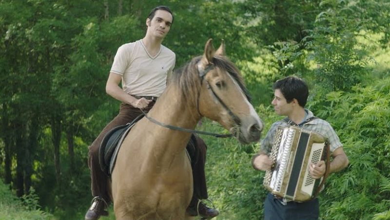 Así es 'El hijo del acordeonista', la adaptación de la novela de Bernardo Atxaga | Ver