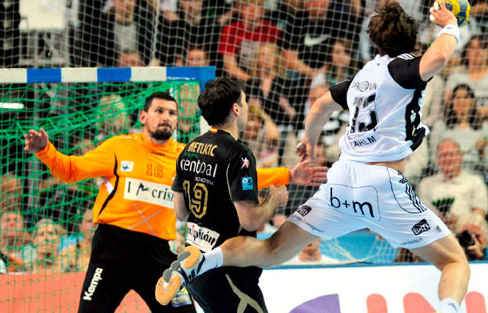 Se complica el pase en Kiel | Ver