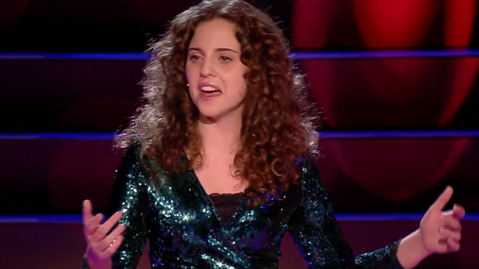 Candela Pumares canta lírico la clásica ópera Carmen de Bizet | Ver