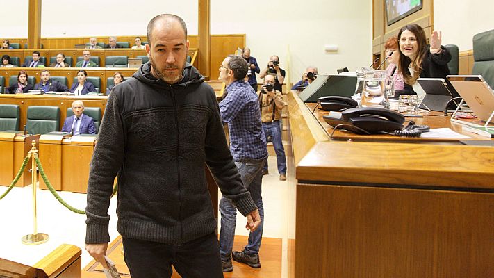 Informativo 24h - Bronca en el Parlamento Vasco: Bildu llama "nazis" a miembros de los sindicatos policiales