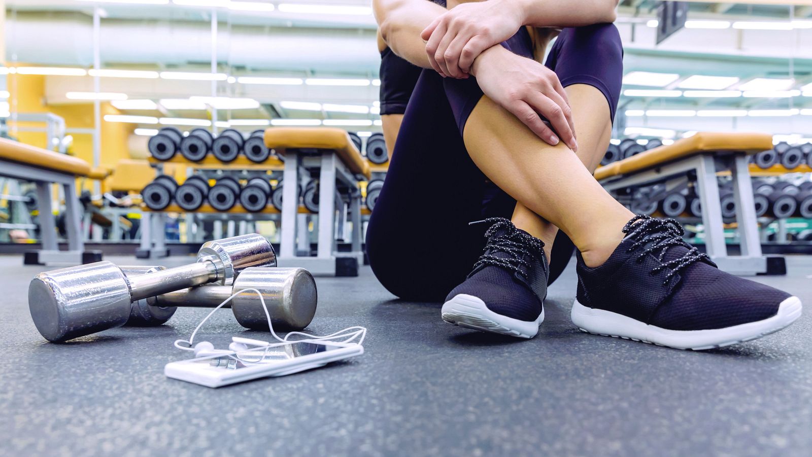 La Policía Nacional ha detenido en la localidad madrileña de Coslada a un hombre que ofrecía sus servicios de "entrenador personal" a los socios del gimnasio en el que trabajaba y les estafaba: cobraba por adelantado los entrenamientos y la dieta per