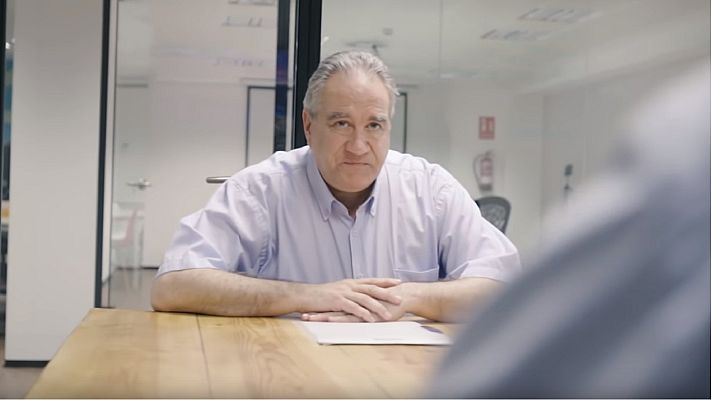 Telediario 1 - 'Contrata a mi padre', un viral que sobre la dificultad de encontrar empleo con más de 50 años