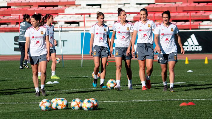 Telediario 1 - España se mide a Brasil en Don Benito