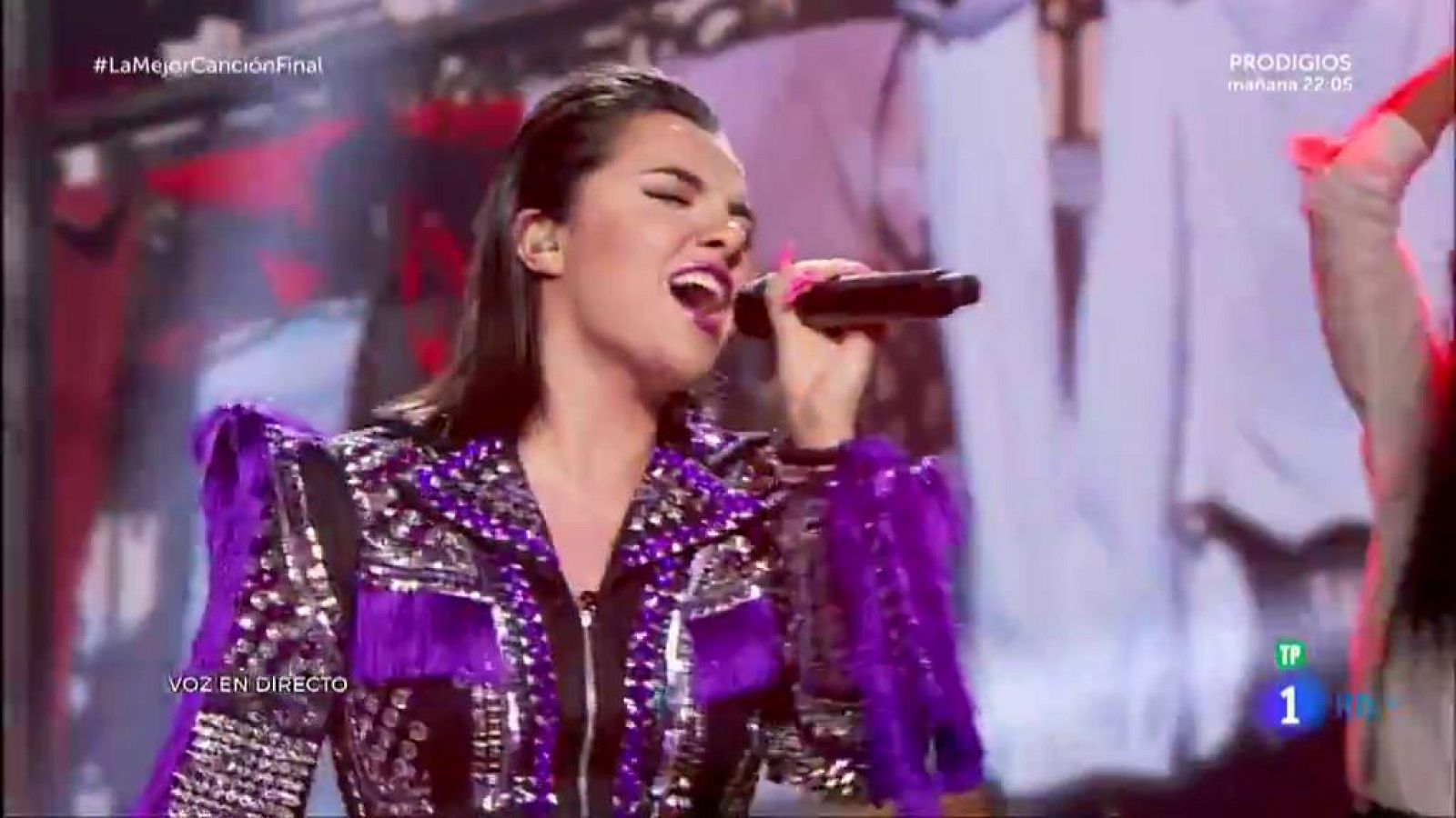 Marta Sango versiona 'La flaca'