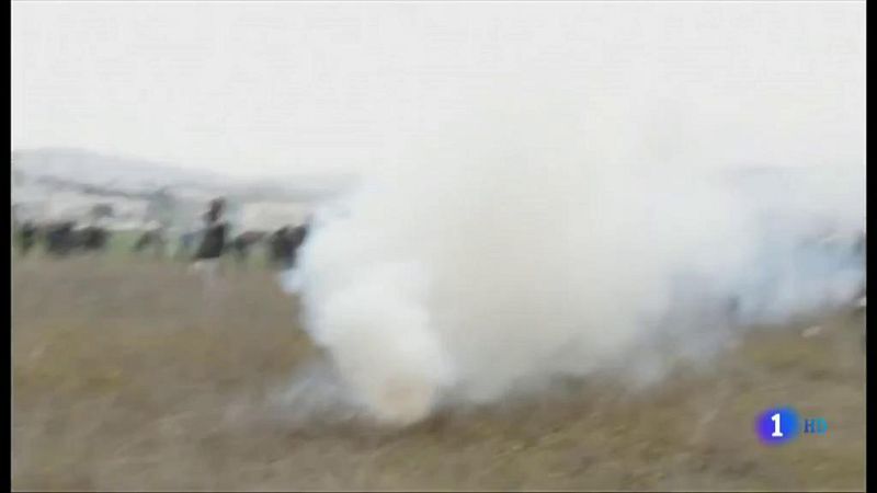 Tercer día de enfrentamientos entre refugiados y la policía griega