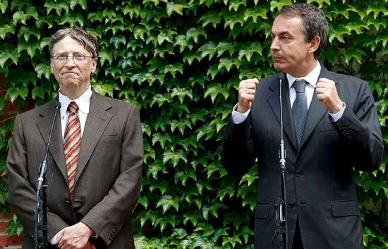 El presidente del Gobierno, Jose Luis Rodriguez Zapatero, acompañado del fundador de Microsoft, Bill Gates, ha pronosticado que va a ganar el Barça ante el Manchester United en la final de la Liga de Campeones.
