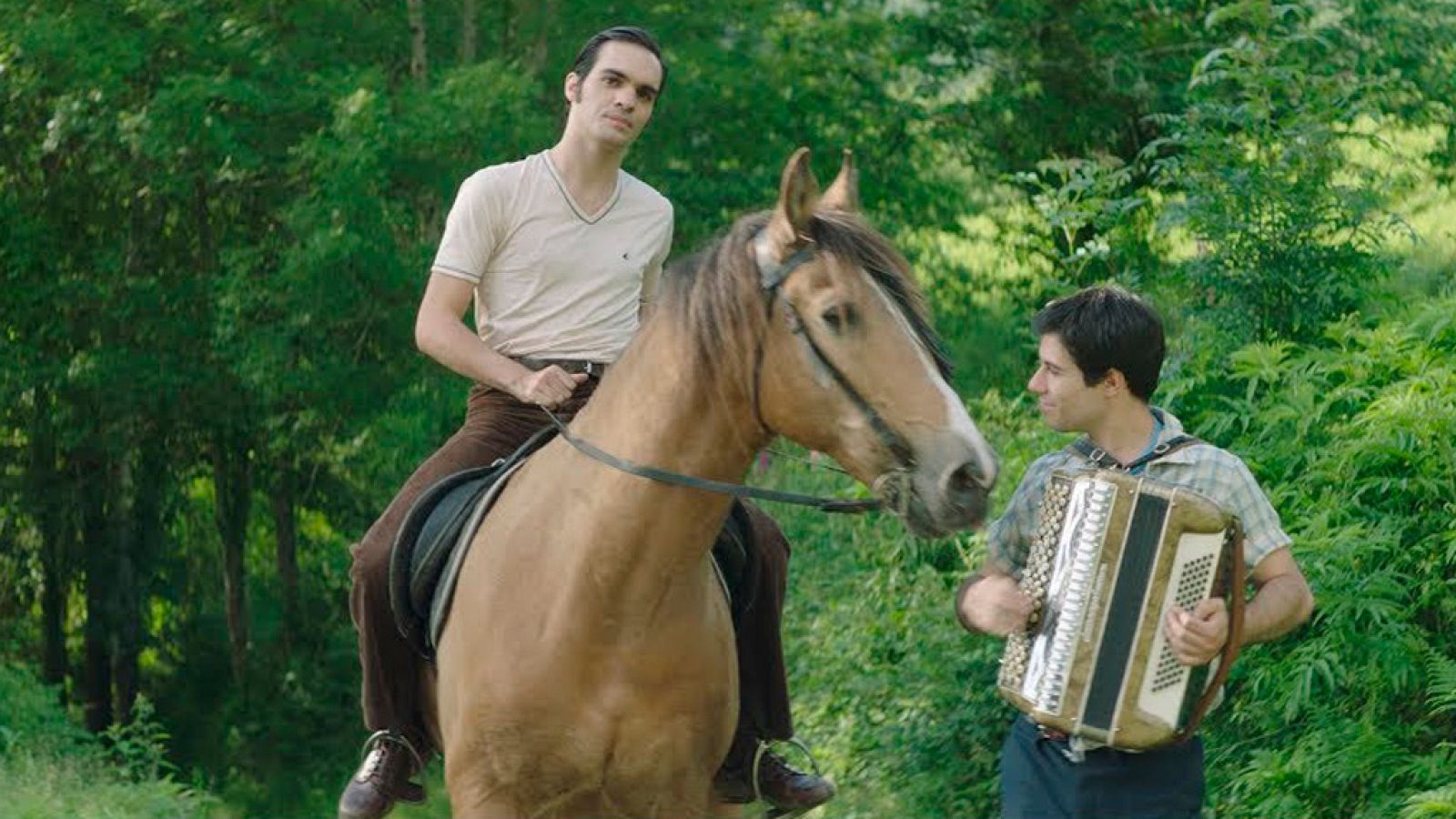 'El hijo del acordeonista', la historia de una amistad con el franquismo y ETA como contexto