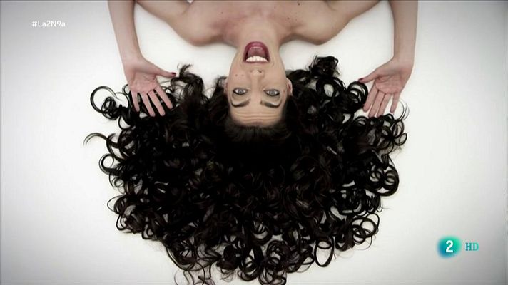 La 2 Noticias - Virginia Rodrigo, una intrusa que toca de todo