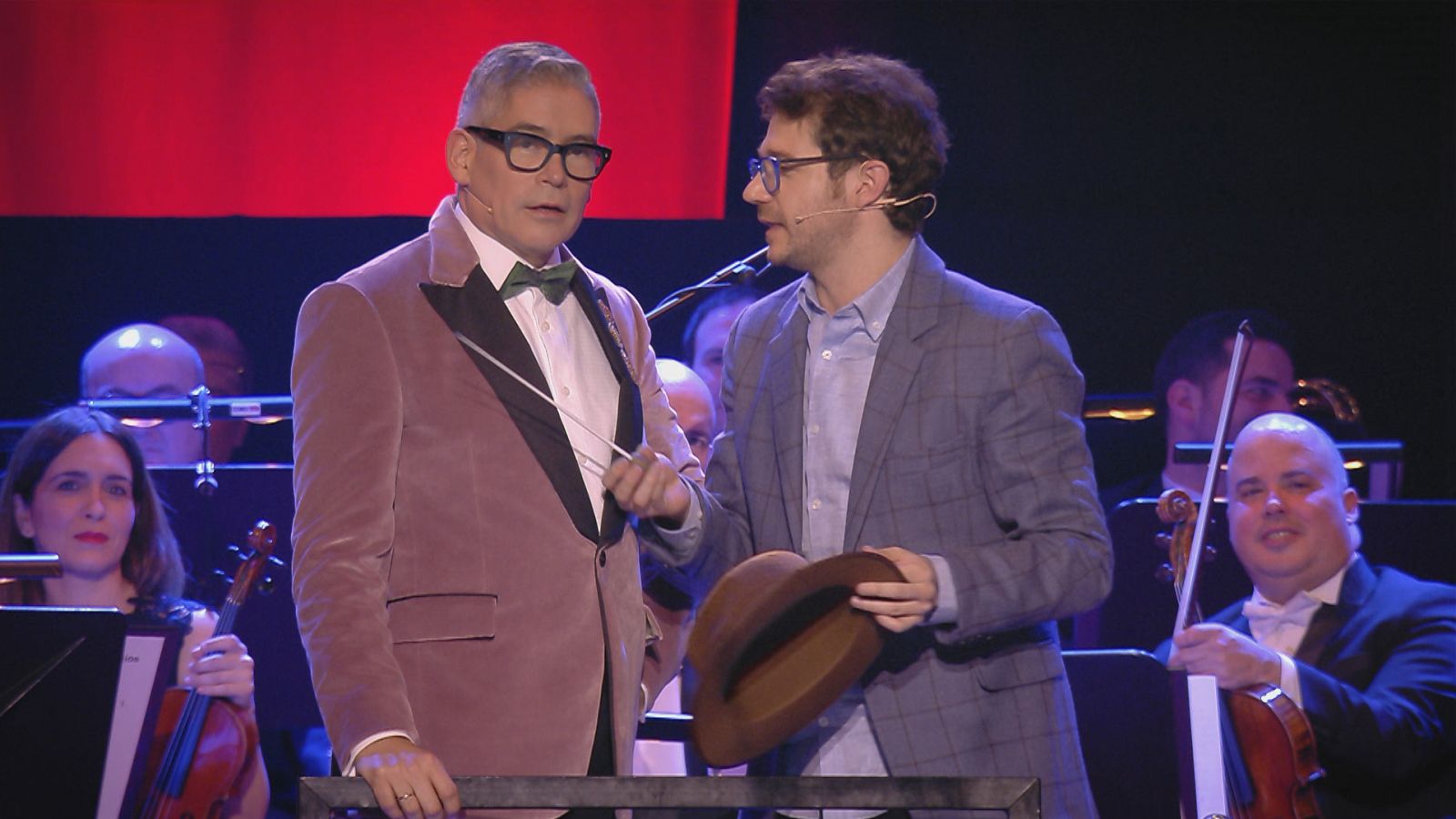 Andrés Salado dirige la orquesta sinfónica de Castilla y León | Ver