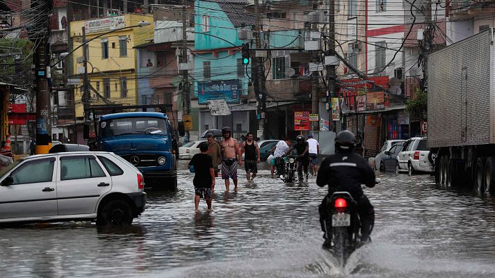 Telediario 1 - Al menos diez muertos en las graves inundaciones en Río de Janeiro