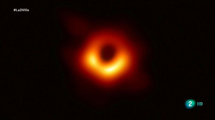 La 2 Noticias - Primera fotografía de un agujero negro