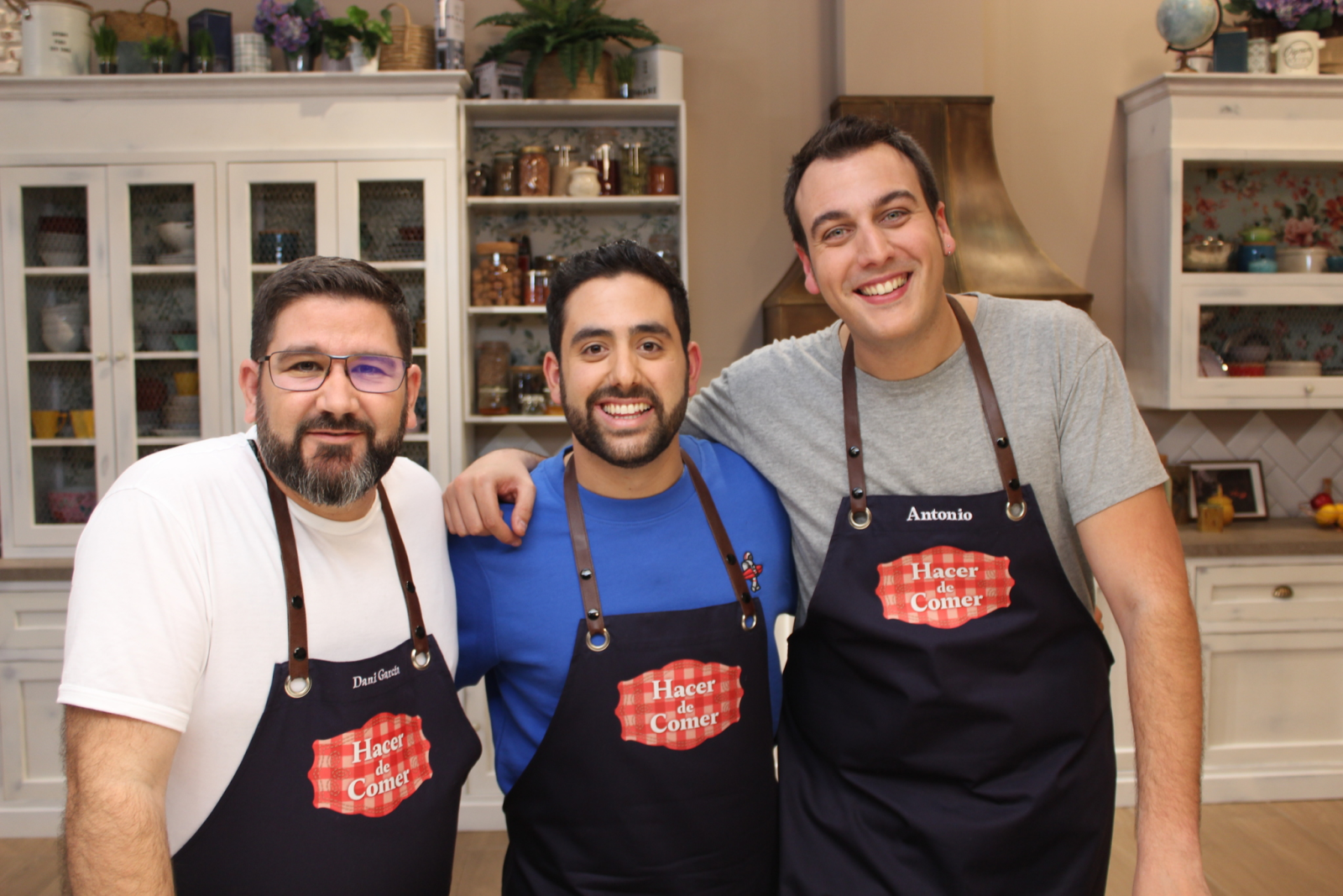 Hacer de comer - Revuelto de bacalao y flan de leche condensada - ver ahora