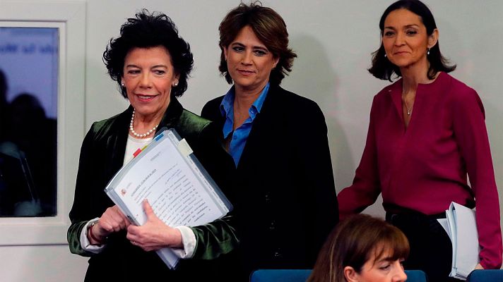 Informativo 24h - El Gobierno "lamenta profundamente" el "acoso" a Cayetana Álvarez de Toledo en la Universidad Autónoma de Barcelona