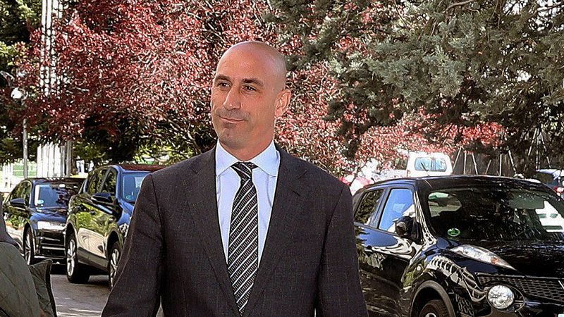 Luis Rubiales y María José Rienda valoran "positivamente" la reunión entre LaLiga y la RFEF | Ver